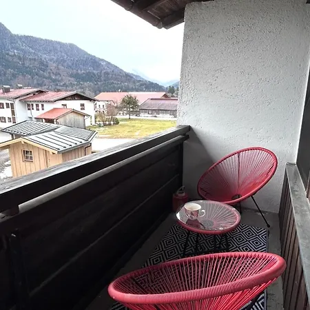 Retro-chic Alpenblick Apartment Ettenhausen (Traunstein)